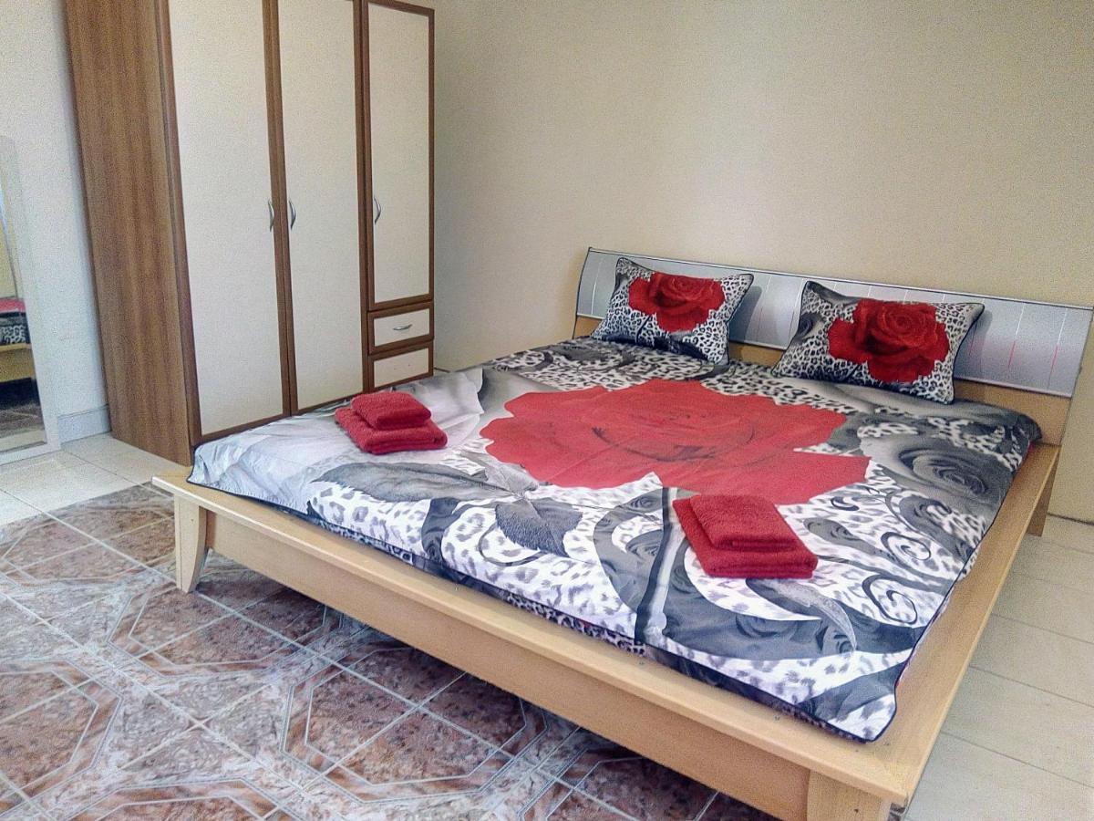 Гостевой Дом У Снежаны Provadiya Exterior foto